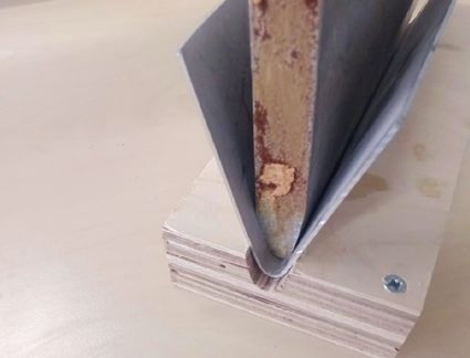 Blech in Umformvorrichtung