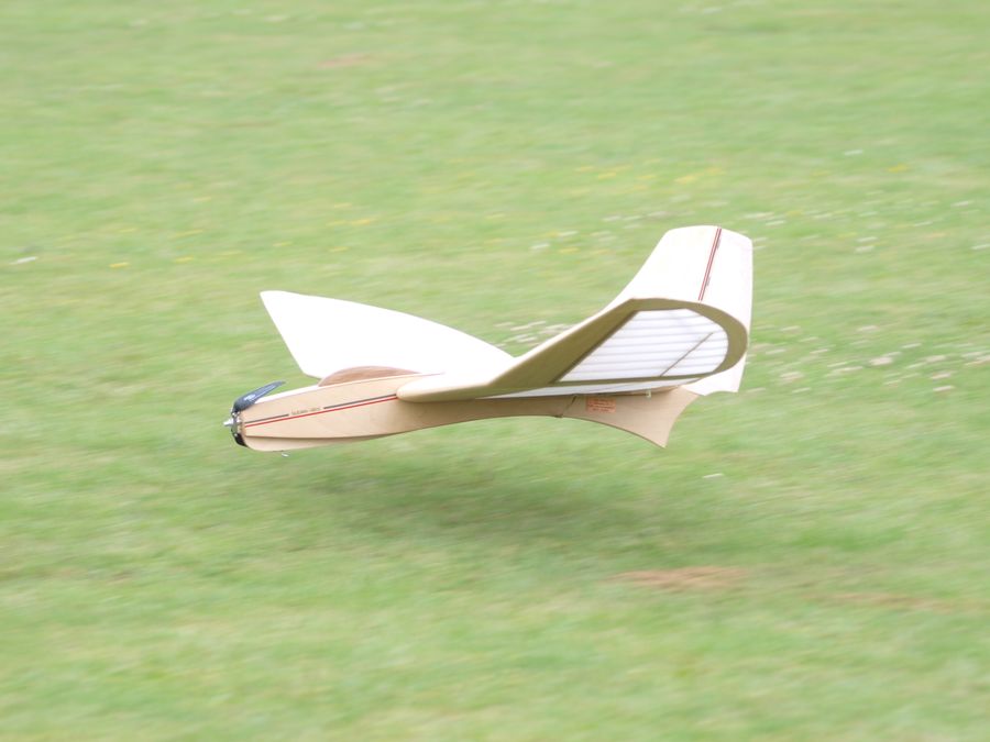 Jupp Wimmers Modell in der Luft