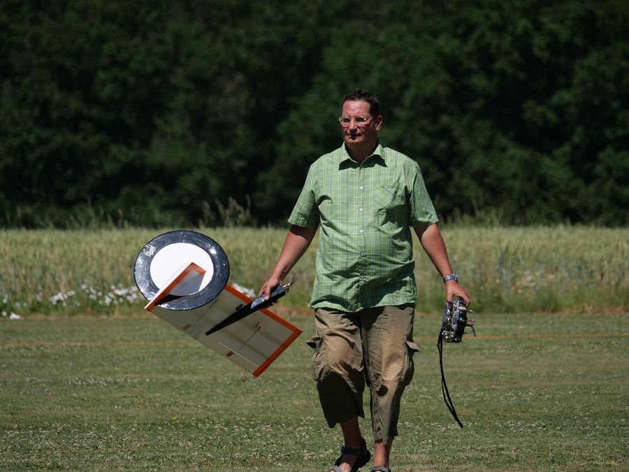 asymmetrischer Nurfl&uuml;gel