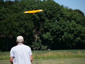 Brett Nurfl&uuml;gel